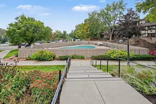 205 Barry Ave S, Wayzata, MN 55391 - Photo 6