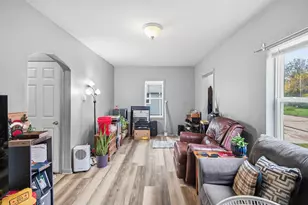 407 E 6th St, Fairmont, MN 56031 - Photo 8