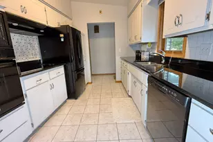 6447 Westchester Cir, Golden Valley, MN 55427 - Photo 18