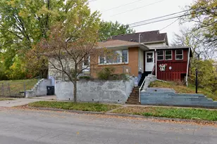215 Maple St, Saint Paul, MN 55106 - Photo 1