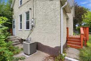 872 Lawson Ave E, Saint Paul, MN 55106 - Photo 16