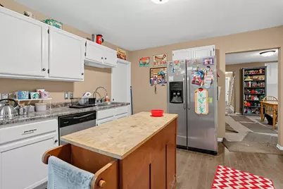 872 Lawson Avenue E, Saint Paul, MN 55106 - Photo 4