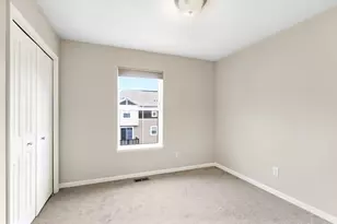 2235 Gateway Curv, North Saint Paul, MN 55109 - Photo 16