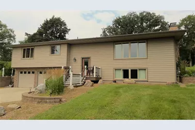 21899 Douglas Avenue, Albert Lea, MN 56007 - Photo 2