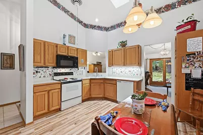 10711 53rd Avenue N, Plymouth, MN 55442 - Photo 8