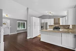 8919 Victoria Gardens, Brooklyn Park, MN 55443 - Photo 4