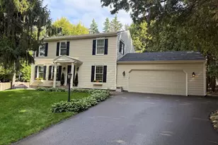 7829 Somerset Cir, Woodbury, MN 55125 - Photo 2
