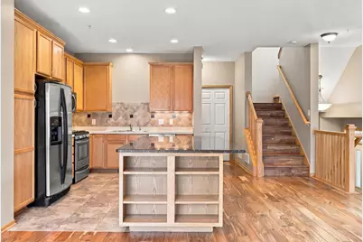 2401 121st Circle NE #L, Blaine, MN 55449 - Photo 8