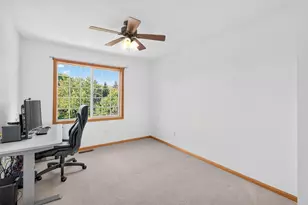 4913 Grenwich Ave N, Oakdale, MN 55128 - Photo 16