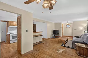 1837 Hawthorne Ave E, Saint Paul, MN 55119 - Photo 12