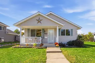 460 Minnesota St NW, Hutchinson, MN 55350 - Photo 1