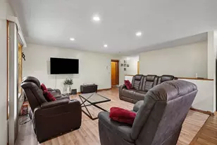 1550 41st Ave NE, Columbia Heights, MN 55421 - Photo 4
