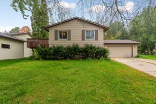 8 Aspen Ct, Faribault, MN 55021 - Photo 2
