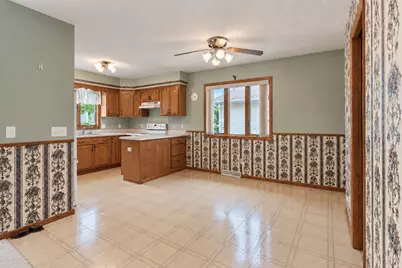 1327 S German Street, New Ulm, MN 56073 - Photo 8