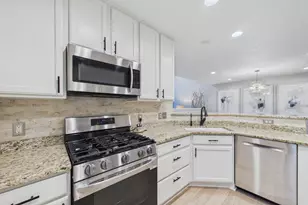 7974 Autumn Ridge Way, Chanhassen, MN 55317 - Photo 10