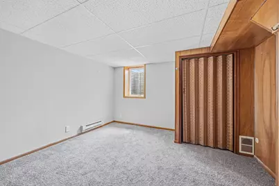 821 Sterling Street N, Maplewood, MN 55119 - Photo 12