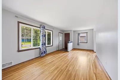 821 Sterling Street N, Maplewood, MN 55119 - Photo 8