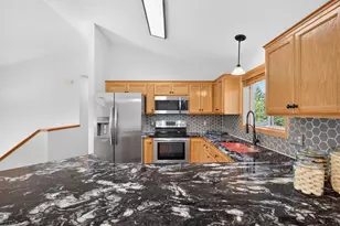 911 Cobblestone Ln, Belle Plaine, MN 56011 - Photo 18