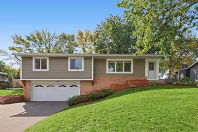1311 20th Street W, Hastings, MN 55033 - Photo 2