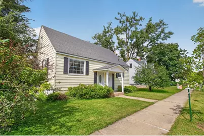 813 4th Avenue NW, Rochester, MN 55901 - Photo 2
