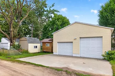 813 4th Avenue NW, Rochester, MN 55901 - Photo 4