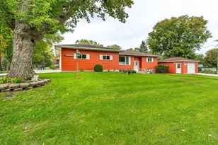 1320 S Mabelle Ave, Fergus Falls, MN 56537 - Photo 1