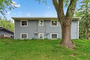 302 W Maple St, Roberts, WI 54023 - Photo 26