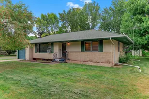 330 10th Ave SW, Cambridge, MN 55008 - Photo 1