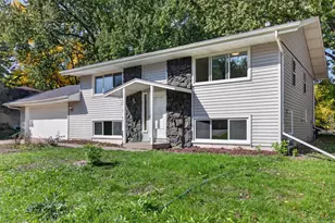 568 Riviera Dr, New Brighton, MN 55112 - Photo 2
