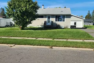 203 Dorchester Dr, Hoyt Lakes, MN 55750 - Photo 1