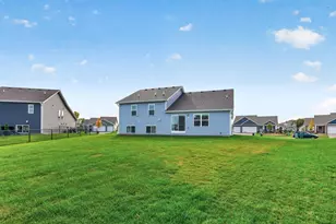 17528 Dunkirk Wy, Lakeville, MN 55044 - Photo 36