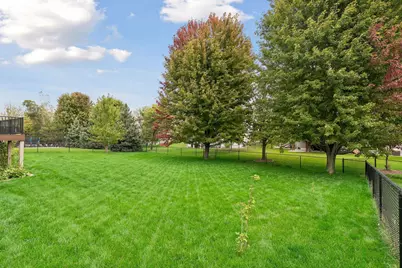 10346 Fallgold Parkway N, Brooklyn Park, MN 55443 - Photo 28