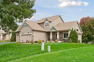10346 Fallgold Parkway N, Brooklyn Park, MN 55443 - Photo 2