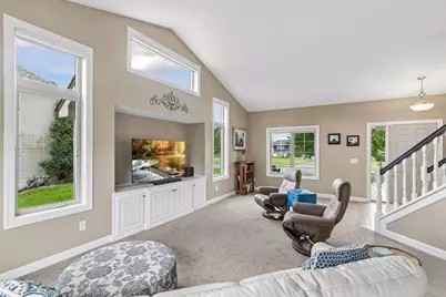 10346 Fallgold Parkway N, Brooklyn Park, MN 55443 - Photo 8