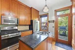111 Isabel St E, Saint Paul, MN 55107 - Photo 4