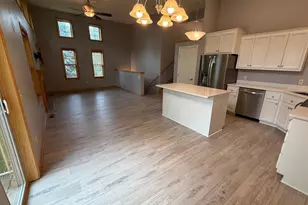 3110 Frontier Dr, Woodbury, MN 55129 - Photo 4