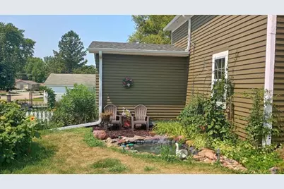 210 Snure Street, Lakefield, MN 56150 - Photo 2