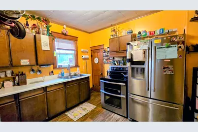210 Snure Street, Lakefield, MN 56150 - Photo 8