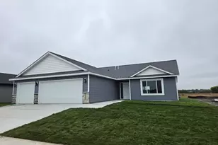 1088 Cullen St, Saint Peter, MN 56082 - Photo 1