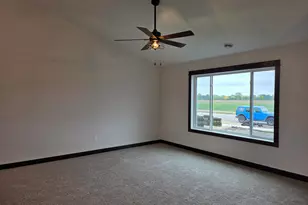 1088 Cullen St, Saint Peter, MN 56082 - Photo 10