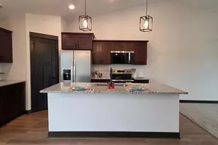 1088 Cullen St, Saint Peter, MN 56082 - Photo 6