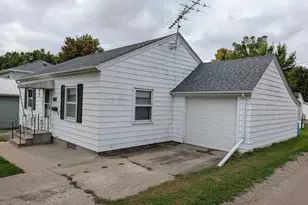 461 2nd St NW, Wells, MN 56097 - Photo 2