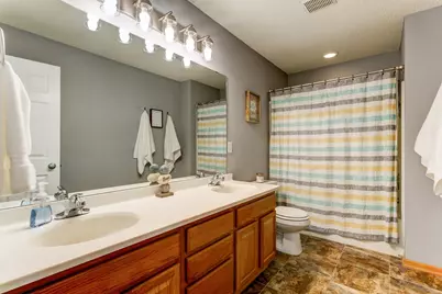 2686 New Century Place E, Maplewood, MN 55119 - Photo 18