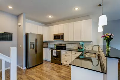 2686 New Century Place E, Maplewood, MN 55119 - Photo 6