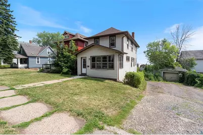 1110 E 10th Street, Duluth, MN 55805 - Photo 1