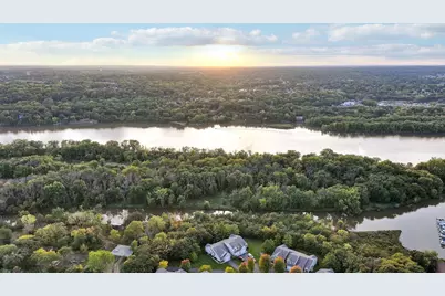 218 River Woods Drive W, Saint Paul Park, MN 55071 - Photo 2