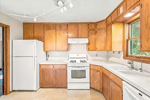 240 S Eliot Ave, Rush City, MN 55069 - Photo 10