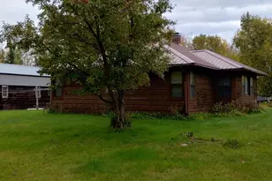 208 Pine Ave NW, Bagley, MN 56621 - Photo 4