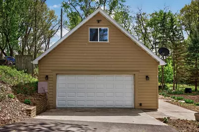9551 Riverview Road, Eden Prairie, MN 55347 - Photo 20