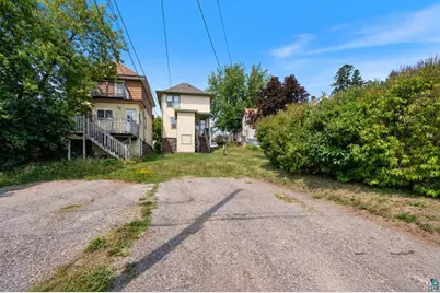 1010 E 9th Street, Duluth, MN 55805 - Photo 2